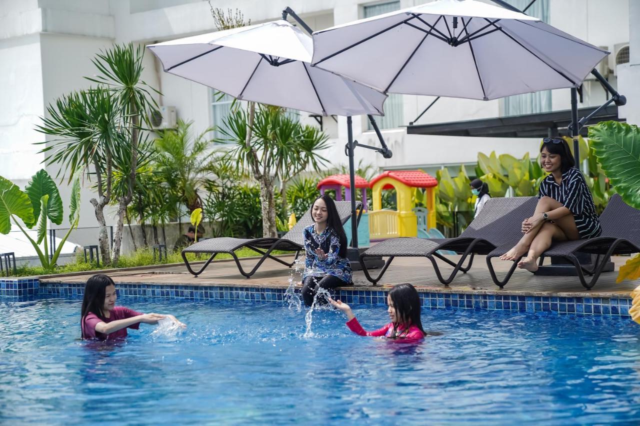 Luminor Hotel Purwokerto By Wh Екстериор снимка