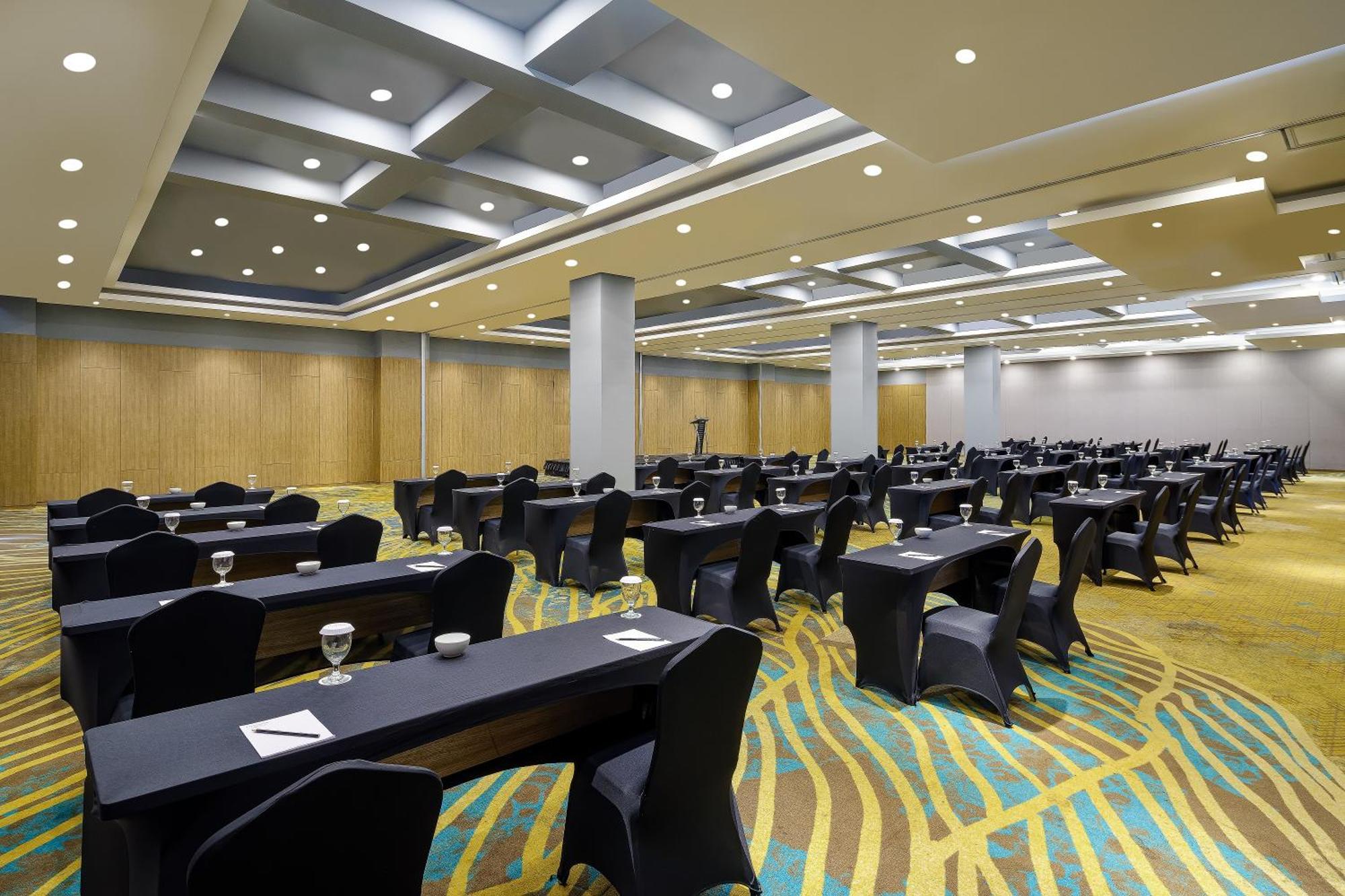 Luminor Hotel Purwokerto By Wh Екстериор снимка