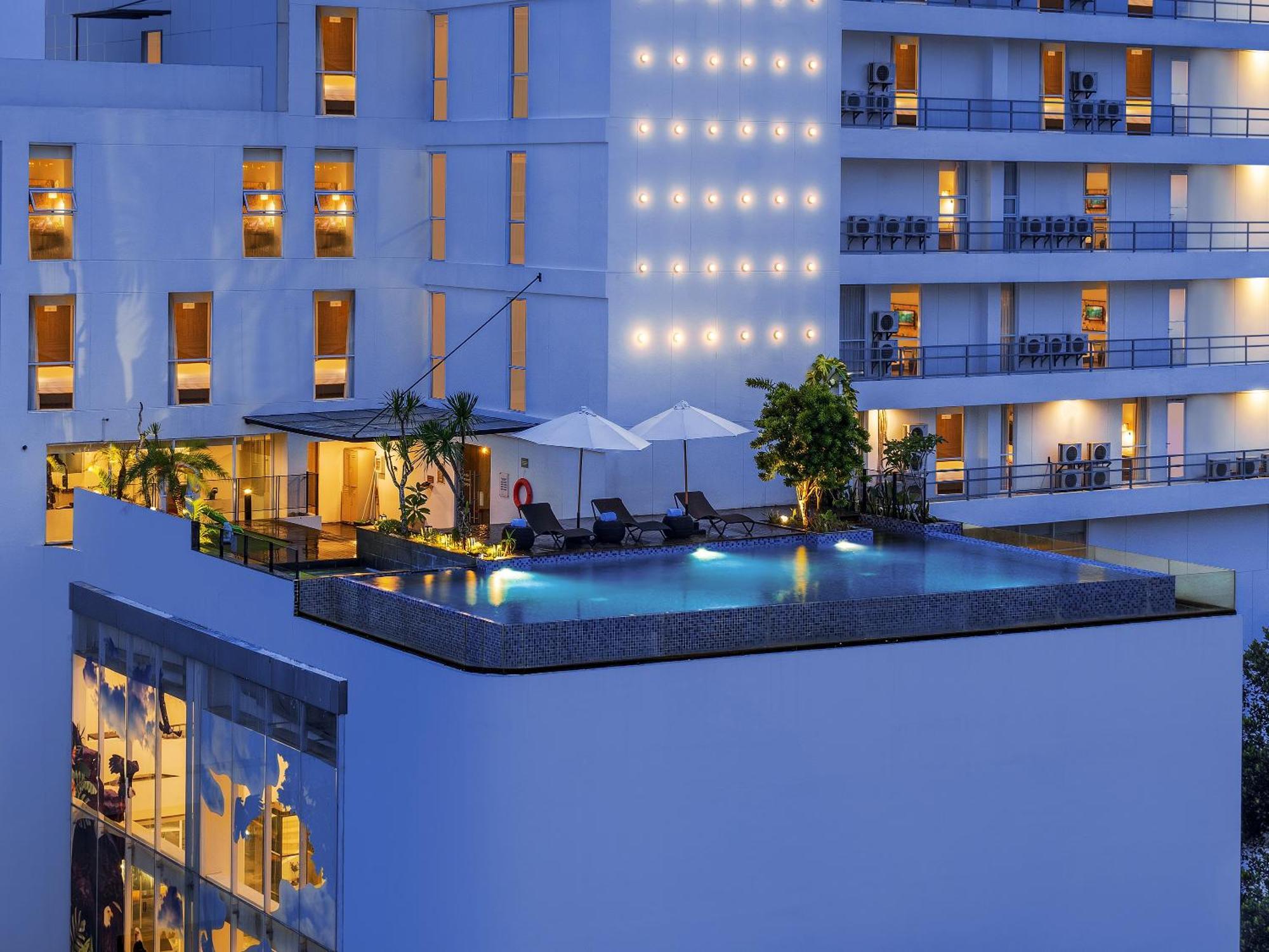 Luminor Hotel Purwokerto By Wh Екстериор снимка