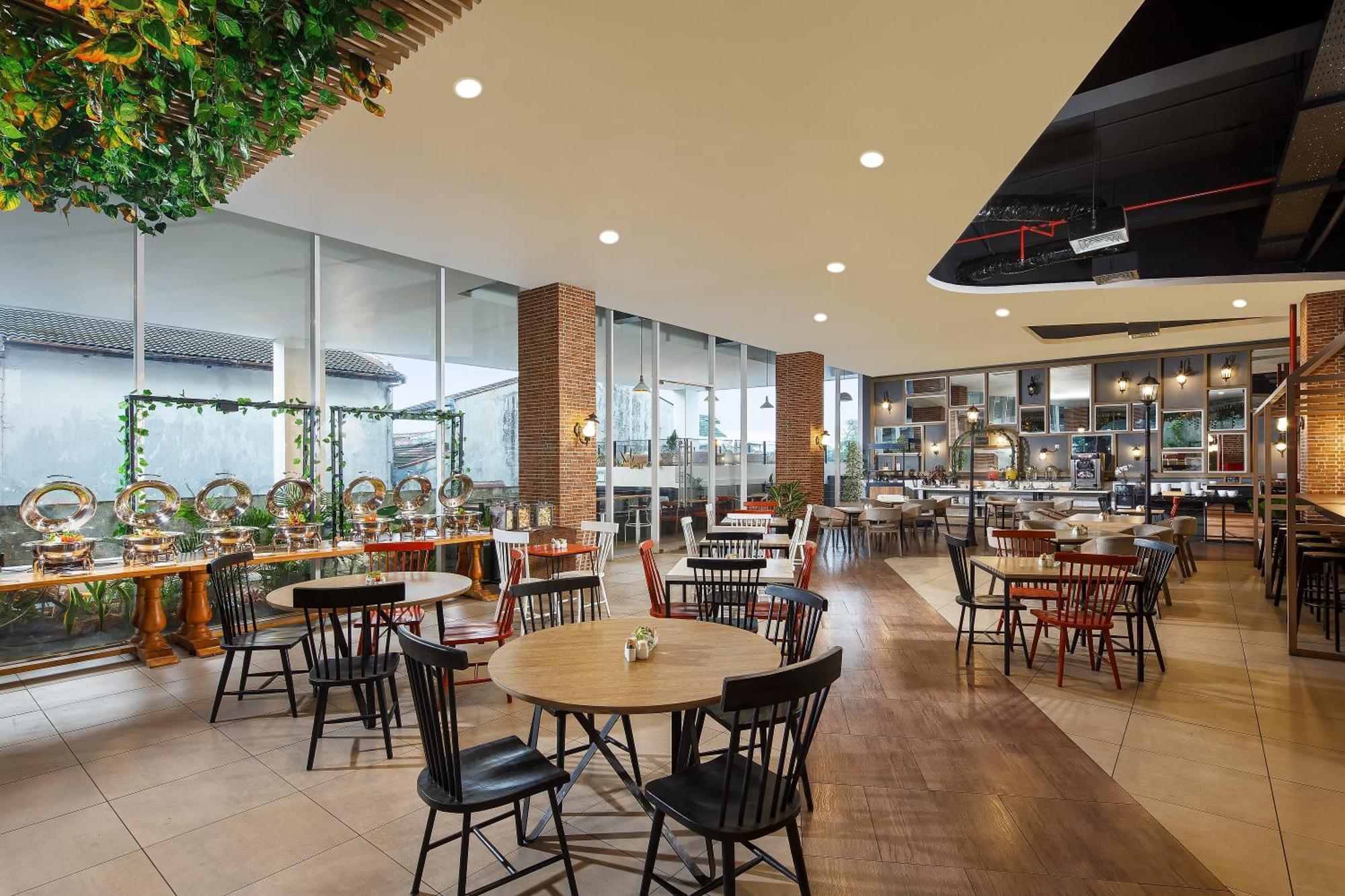 Luminor Hotel Purwokerto By Wh Екстериор снимка