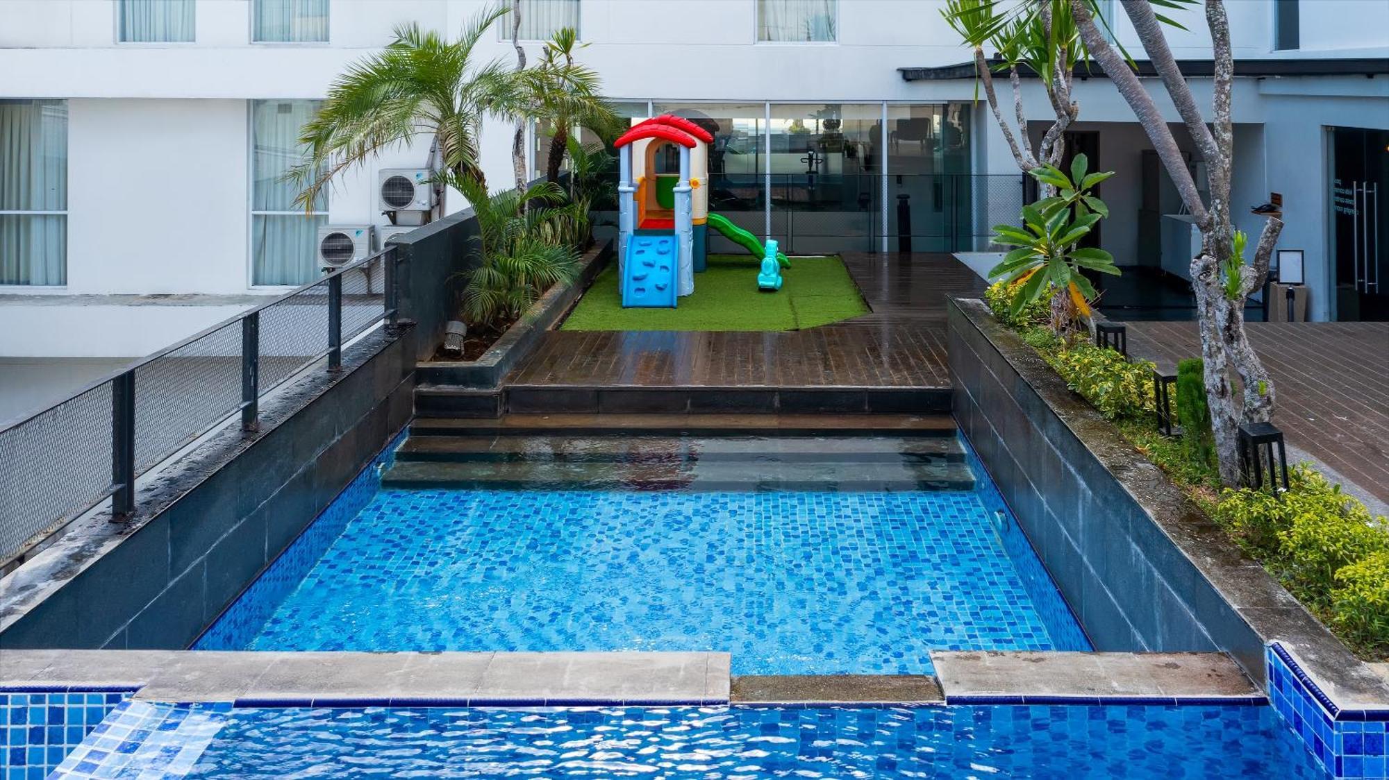 Luminor Hotel Purwokerto By Wh Екстериор снимка